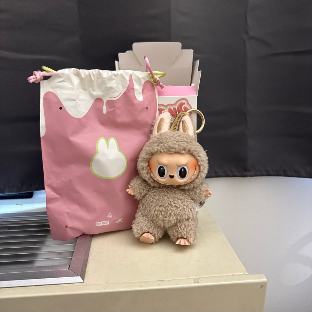 Toffee Labubu - Picture 3 of 3